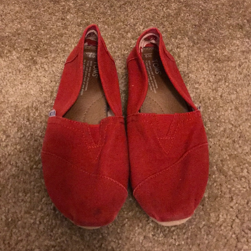 Women’s Red Toms